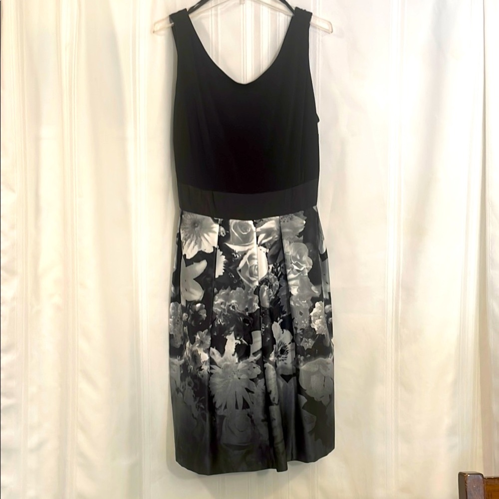 NEW Dress Barn 20W Elegant Black and Gray Floral Dress Pit to Pit 18"